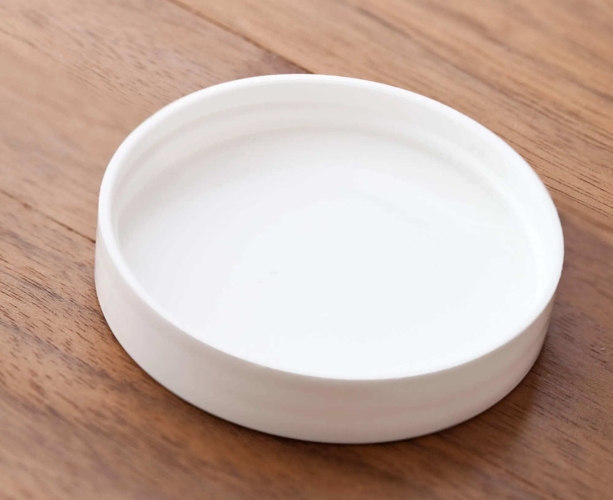 8 oz Clear Plastic Low Profile Jar with White Foam Lined Lid (12 Pack)