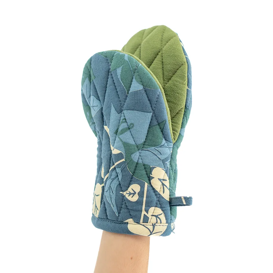Bougainvillea Moss Short Oven Mitt