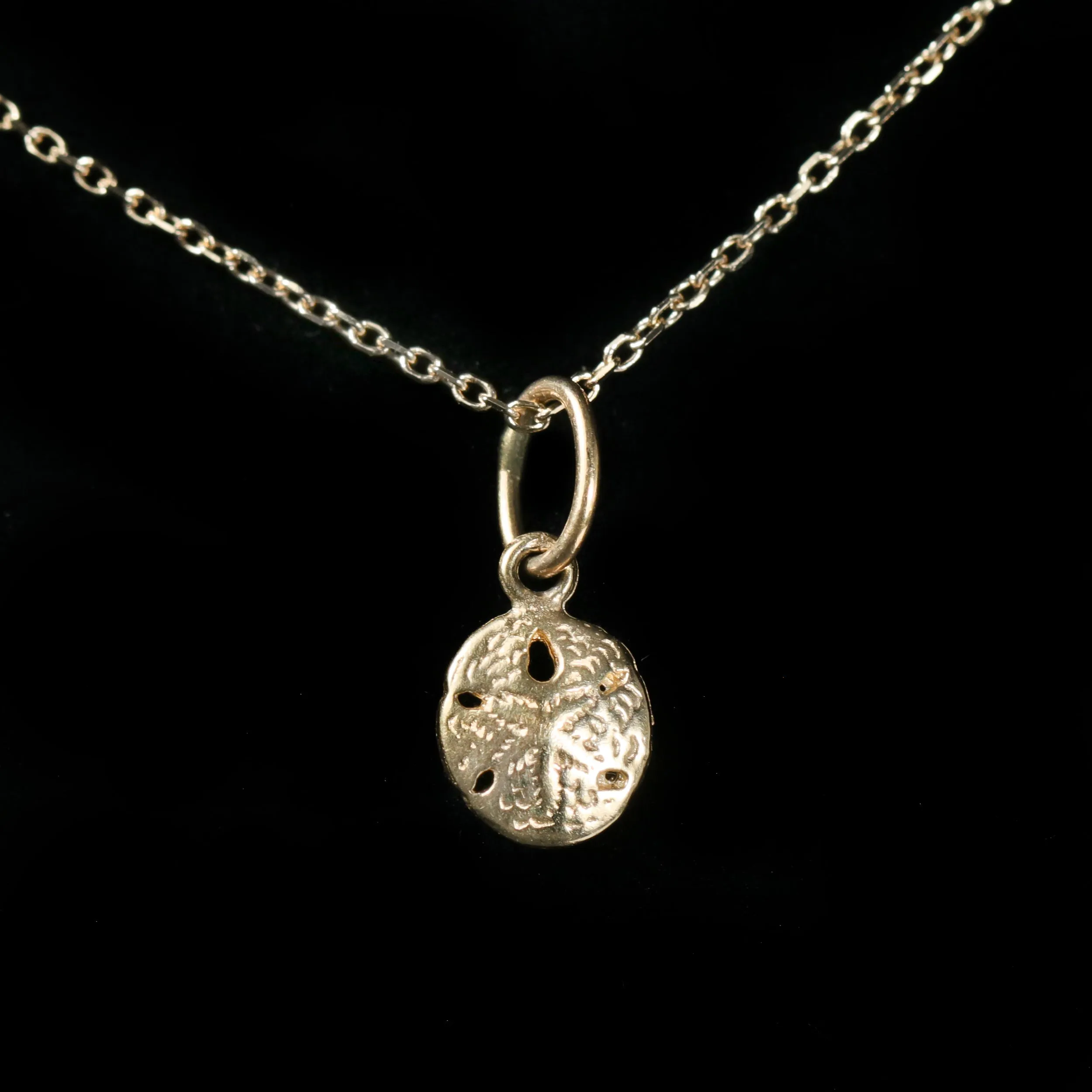 Estate 14K Yellow Gold Sand Dollar Charm