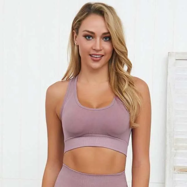 Glow Chic's Seamless Sportswear