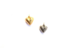 Scalloped Heart Charm in Britannium – Elegance in Every Curve