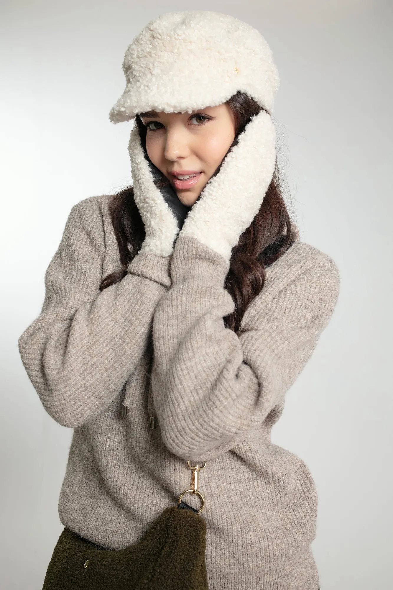 SOPHIE CAP IN  CREAM