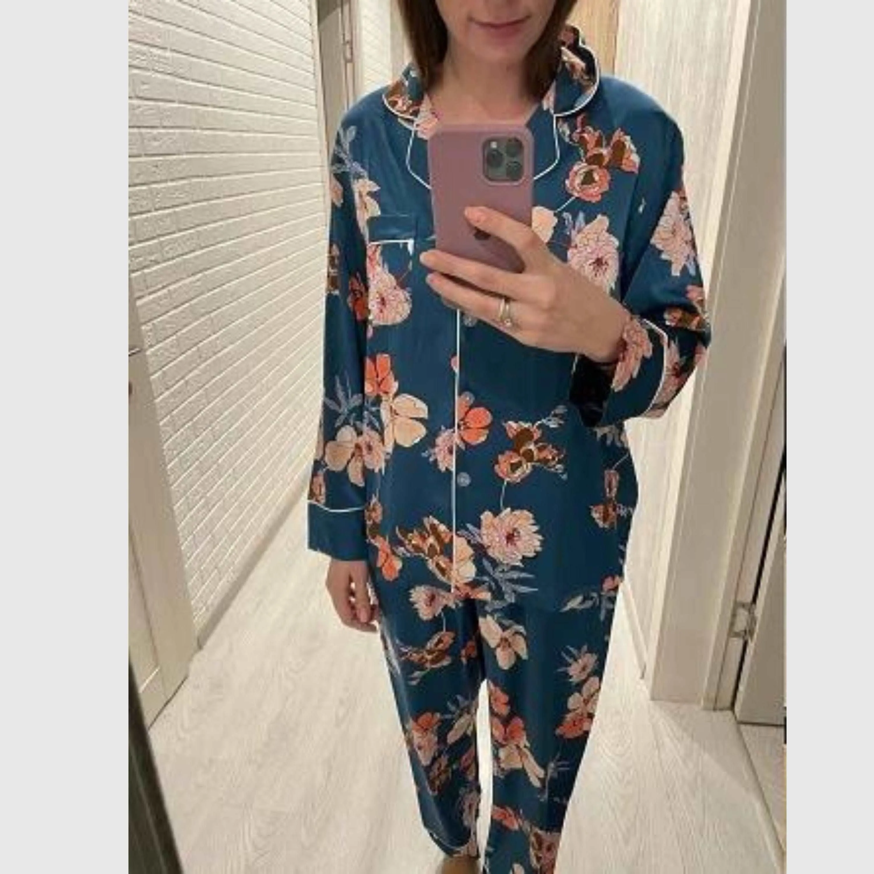 Women's Ice Silk Long Sleeved Shirt and Pants Pajamas Set